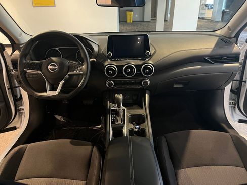 Used 2025 Nissan Sentra SV image 32
