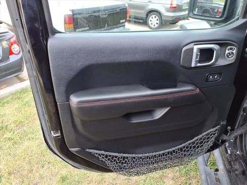 Used 2018 Jeep Wrangler Rubicon w/ Cold Weather Group image 17