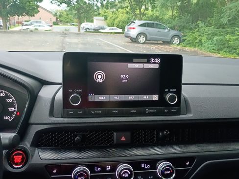 Used 2025 Honda CR-V EX image 23