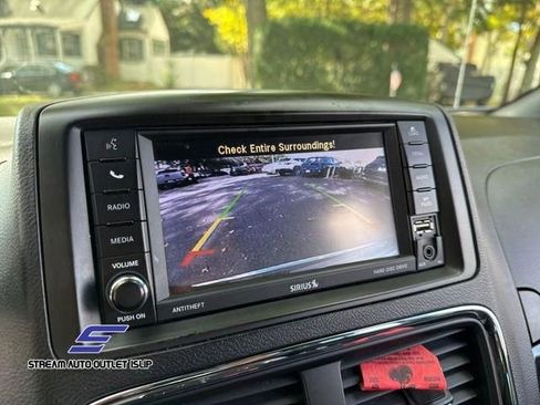 Used 2019 Dodge Grand Caravan SXT image 50