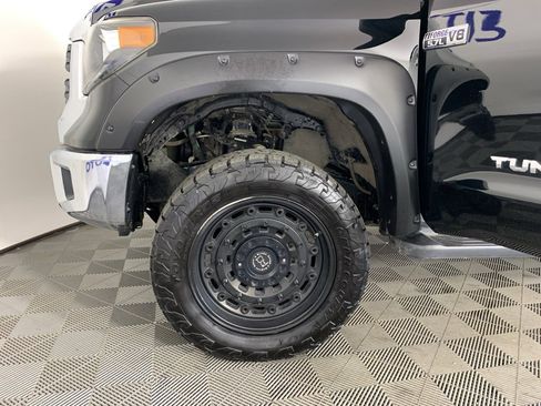 Used 2019 Toyota Tundra SR5 w/ SR5 Upgrade Package image 12