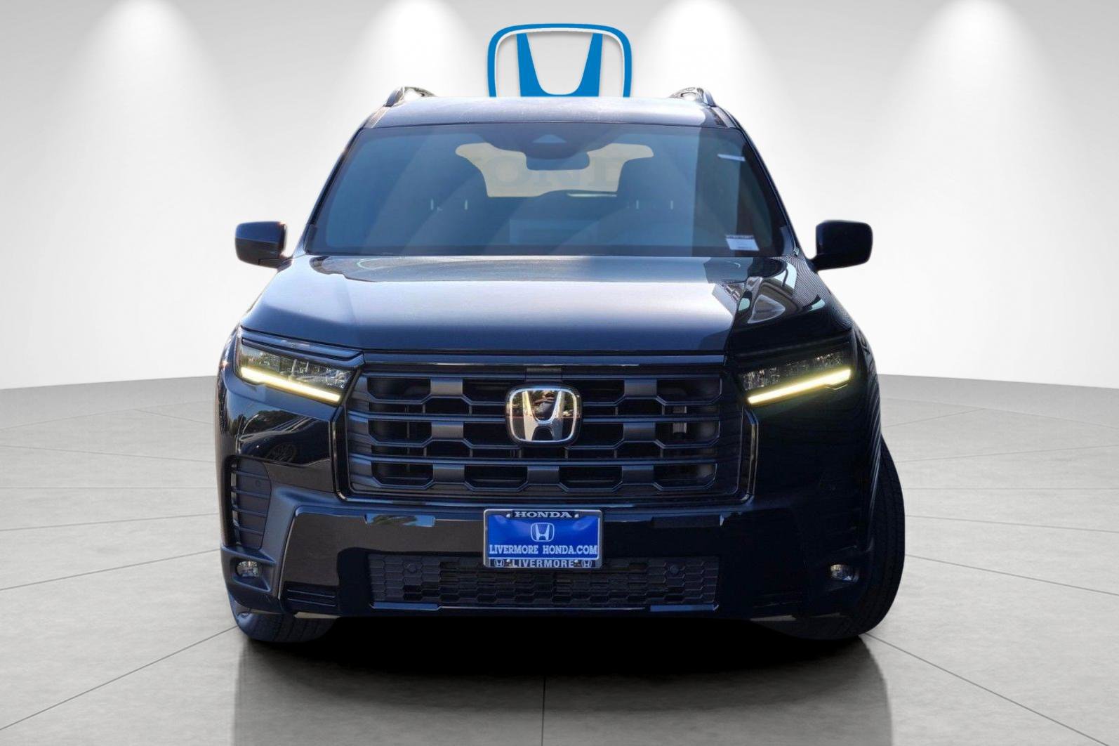 New 2026 Honda Pilot Sport image 4