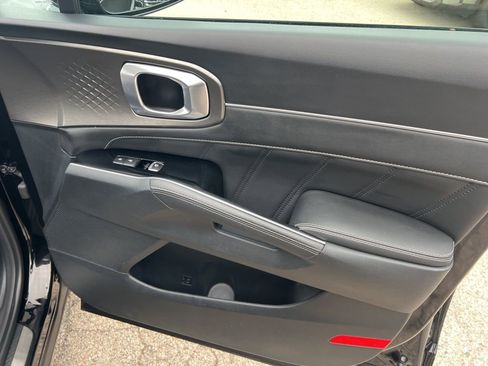 Certified 2022 Kia Sorento SX image 24
