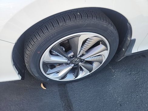 Used 2018 Honda Clarity Touring image 9