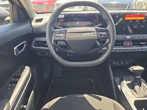 New 2026 Kia K4 FWD image 13