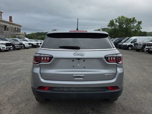 Used 2023 Jeep Compass Latitude AWD/4WD image 6