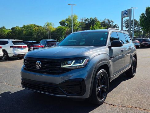 Certified 2023 Volkswagen Atlas SEL R-Line AWD/4WD image 9