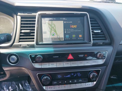 Used 2019 Hyundai Sonata Limited w/ Ultimate Package 04 FWD image 22