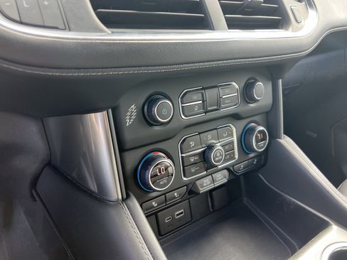 Used 2021 Chevrolet Tahoe Z71 w/ Rear Media and Nav Package image 27