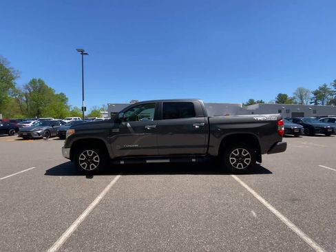 Used 2017 Toyota Tundra Limited w/ Limited Premium Package AWD/4WD image 5