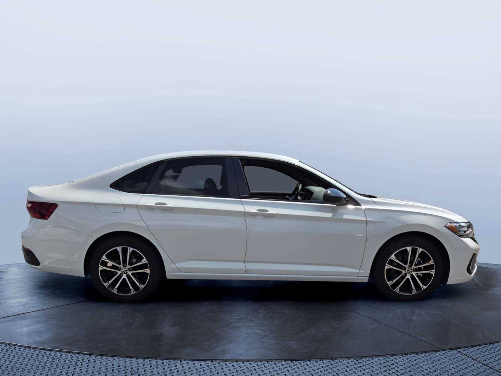 Used 2024 Volkswagen Jetta Sport FWD image 3