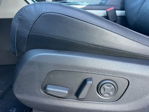 Used 2024 Kia Carnival SX Prestige image 13