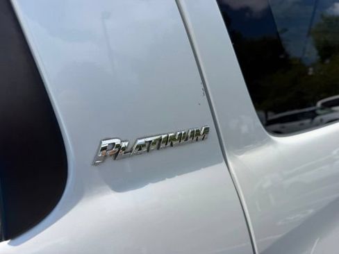 Used 2018 Toyota Sequoia Platinum AWD/4WD image 9