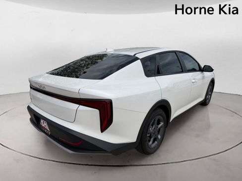 New 2026 Kia K4 FWD image 4
