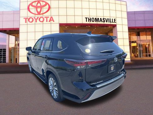 New 2026 Toyota Highlander Platinum AWD/4WD image 7