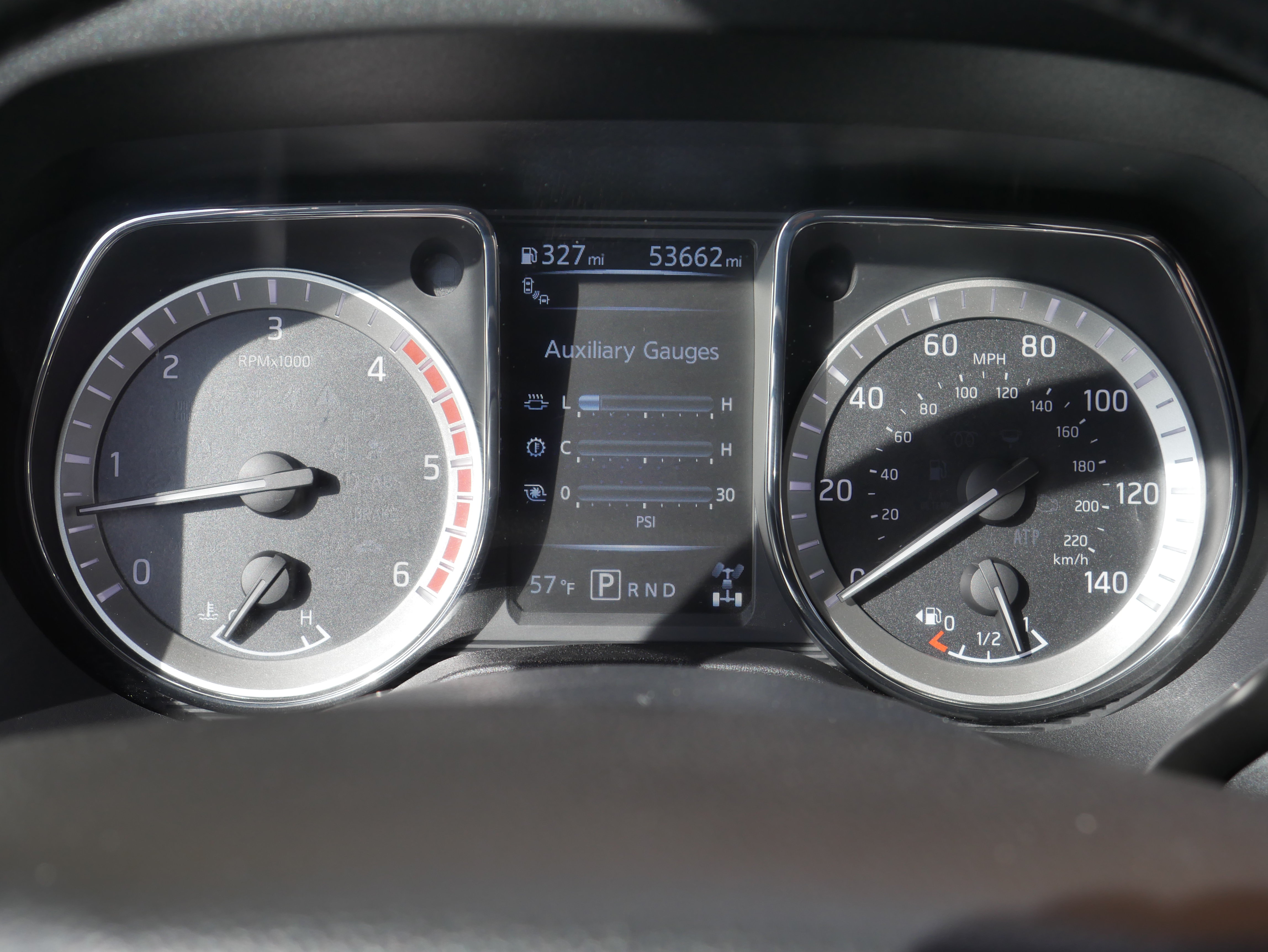 Used 2018 Nissan Titan SV w/ SV Convenience Package AWD/4WD image 7