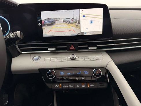 New 2025 Hyundai Elantra Limited FWD image 20