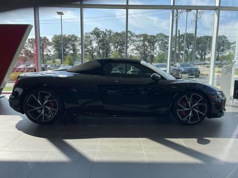 Certified 2023 Audi R8 V10 performance w/ Premium Package RWD image 7