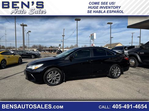 Used 2017 Toyota Camry XLE image 1