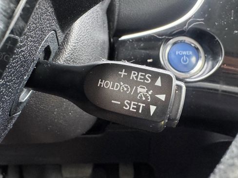 Used 2019 Toyota Prius LE image 41