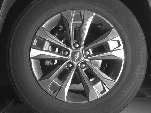 Used 2025 Chevrolet Equinox LT FWD image 12