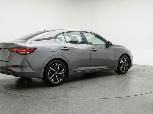 Used 2025 Nissan Sentra SV image 9