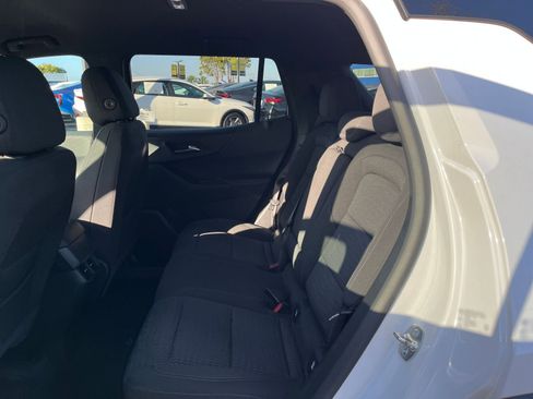 Used 2025 Chevrolet Equinox LT image 27