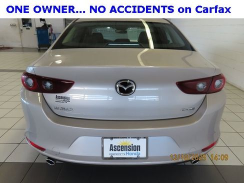 Used 2025 MAZDA MAZDA3 s image 13