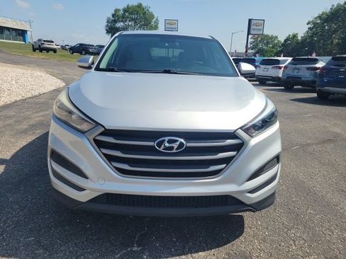 Used 2018 Hyundai Tucson SE w/ Cargo Package AWD/4WD image 2