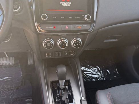 Used 2025 Mitsubishi Outlander Sport SE image 5