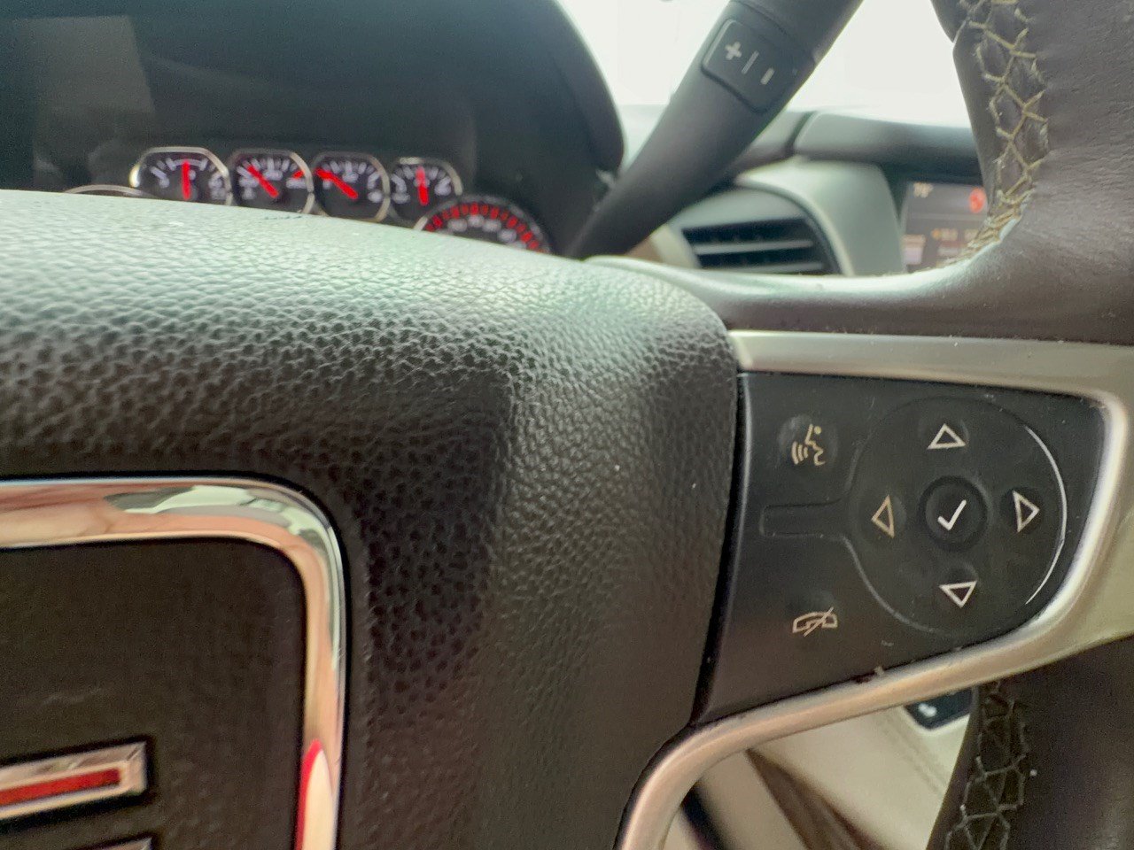 Used 2015 GMC Yukon SLT w/ Open Road Package RWD image 19