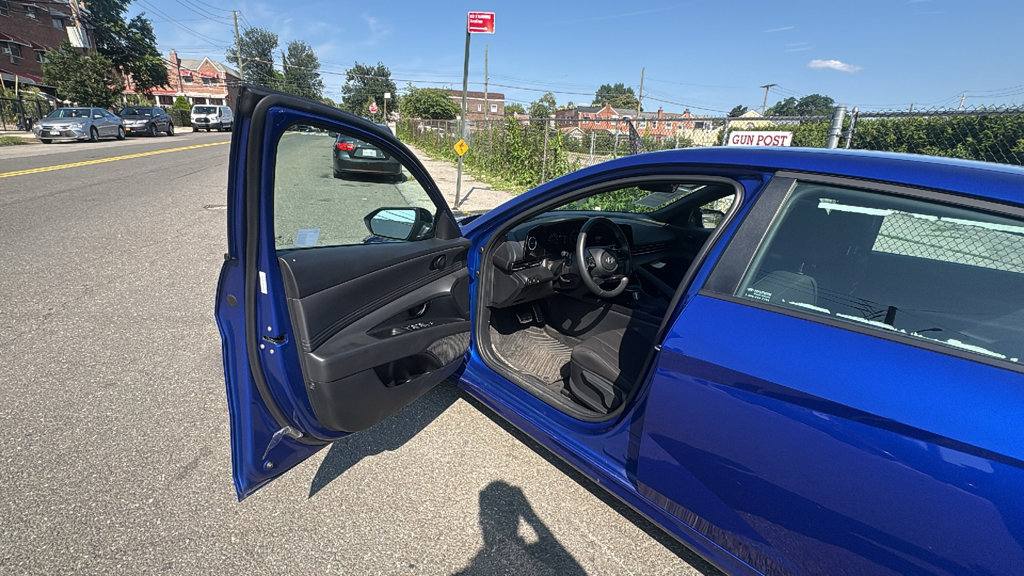 Used 2025 Hyundai Elantra SEL FWD image 10