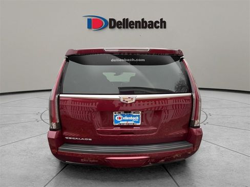 Used 2020 Cadillac Escalade Luxury image 4