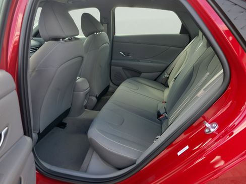 Used 2025 Hyundai Elantra Sport FWD image 6
