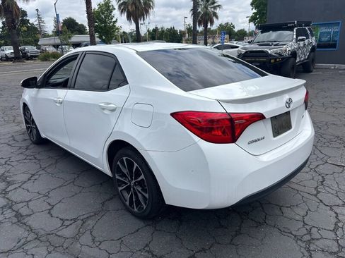 Used 2018 Toyota Corolla SE w/ Carpet Mat Package (TMS) FWD image 7