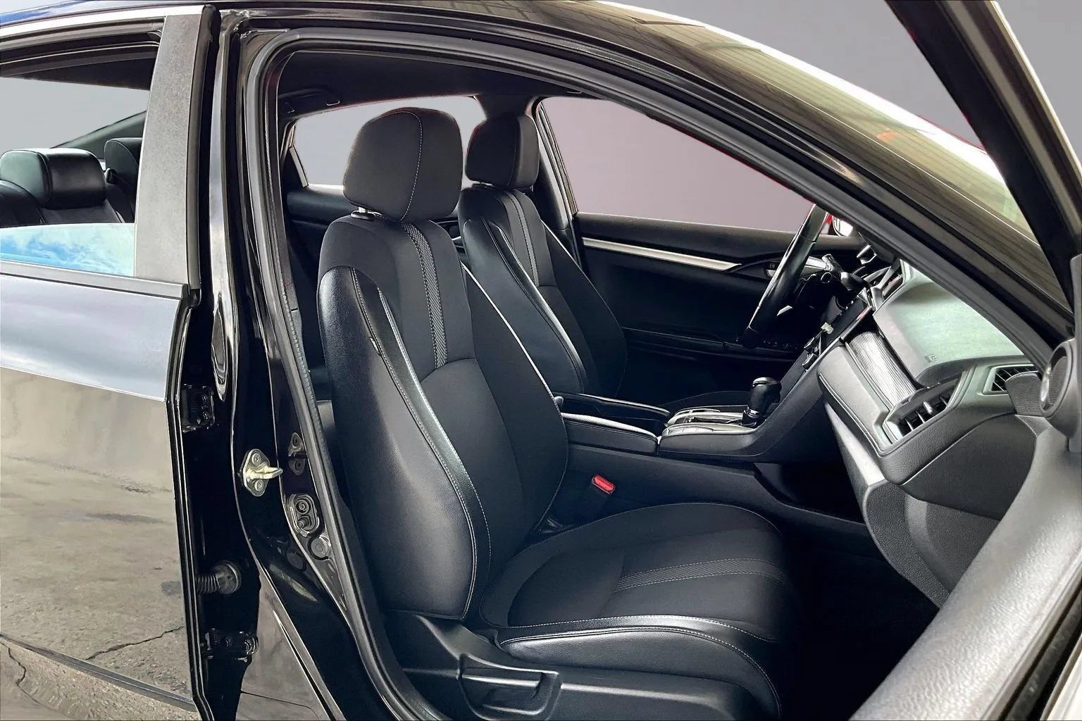 Used 2019 Honda Civic Sport image 25