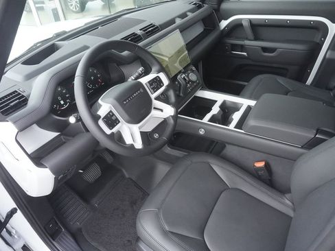 New 2026 Land Rover Defender 110 X-Dynamic SE image 18