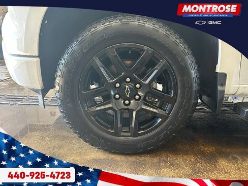 Used 2023 Chevrolet Silverado 1500 Custom AWD/4WD image 32