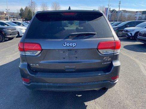 Used 2019 Jeep Grand Cherokee Laredo w/ Laredo X Package image 4