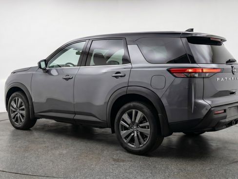 Used 2025 Nissan Pathfinder SV AWD/4WD image 6