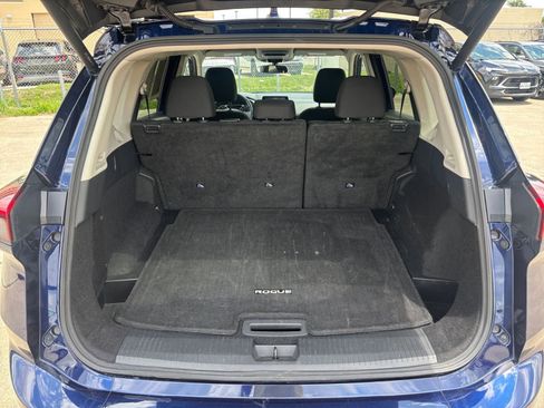 Used 2025 Nissan Rogue SV FWD image 33