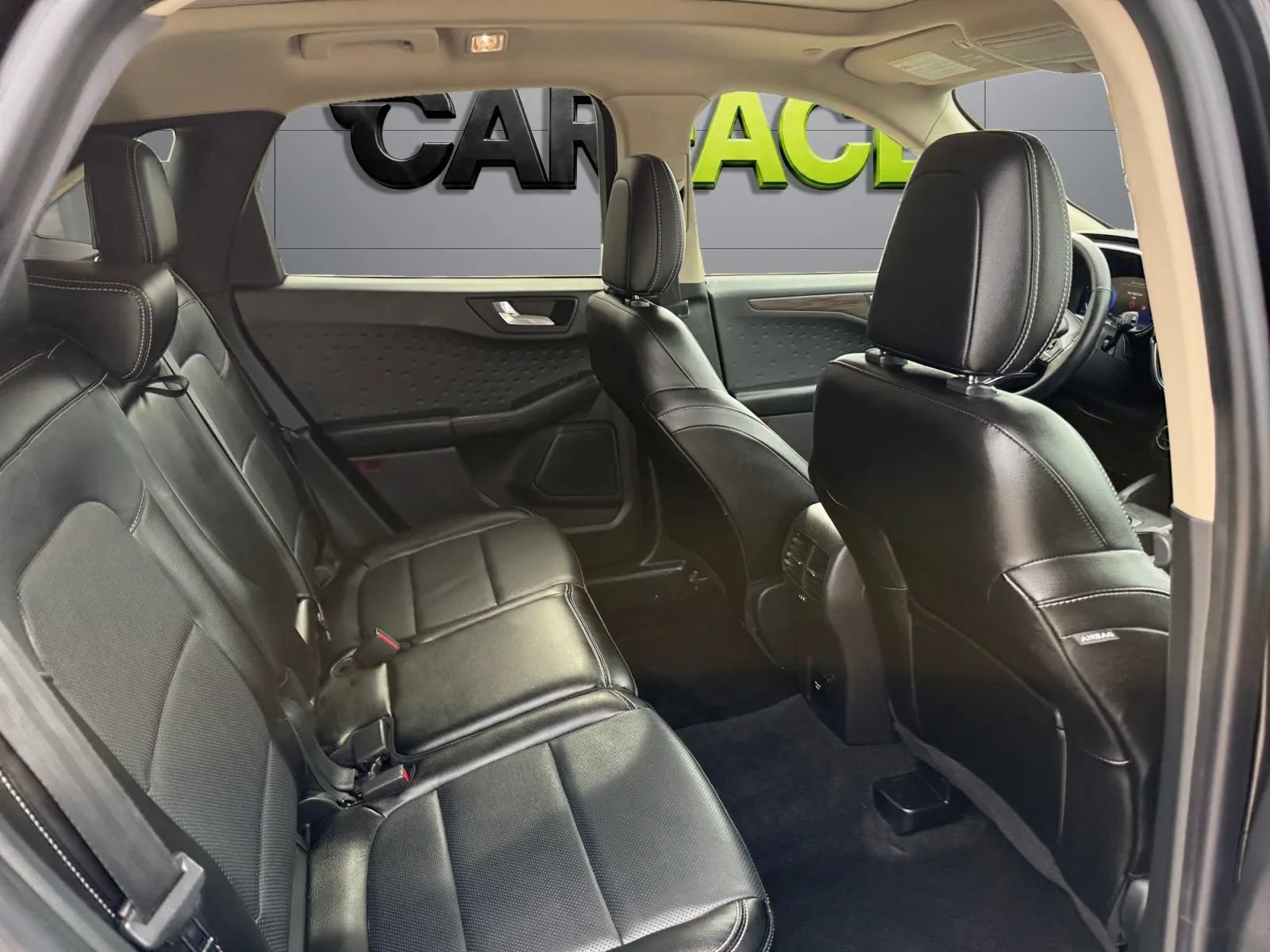 Used 2020 Ford Escape Titanium AWD/4WD image 21
