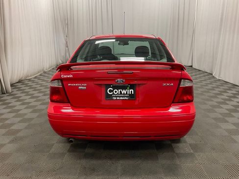 Used 2005 Ford Focus ZX4 Sedan image 5