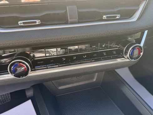 New 2026 Chevrolet Equinox LT w/ Convenience Package II image 11