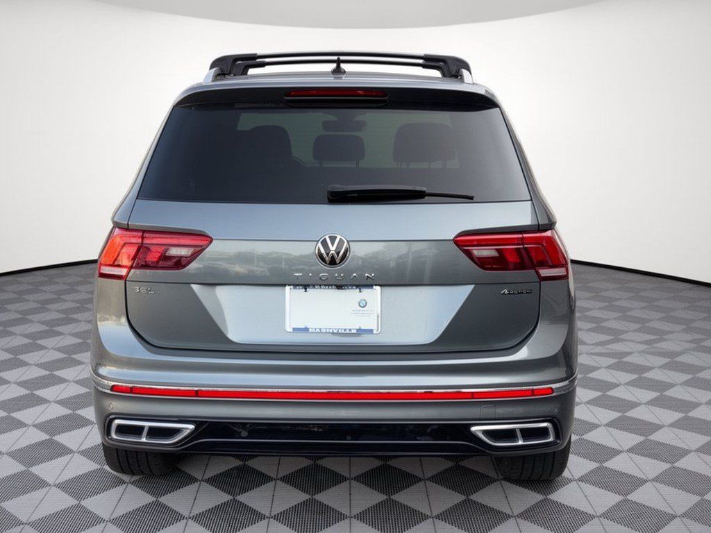 Used 2024 Volkswagen Tiguan SEL R-Line w/ MDO Package, Two-Row AWD/4WD image 11