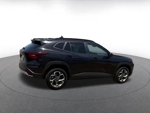 Used 2025 Chevrolet Trax LT FWD image 15