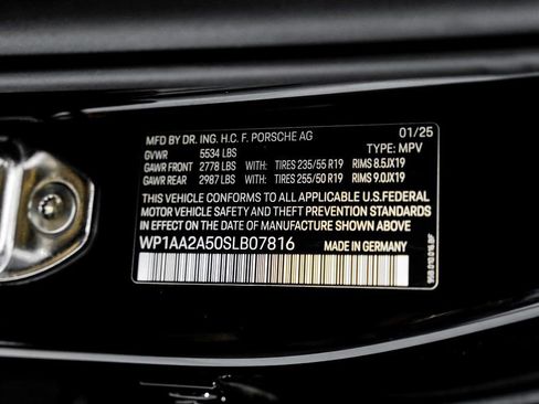 Used 2025 Porsche Macan image 64