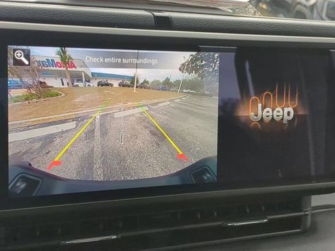 Used 2024 Jeep Gladiator Sport image 19