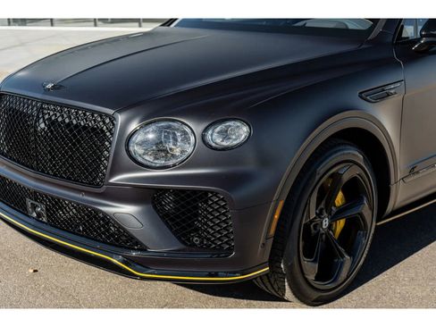 Used 2025 Bentley Bentayga image 20