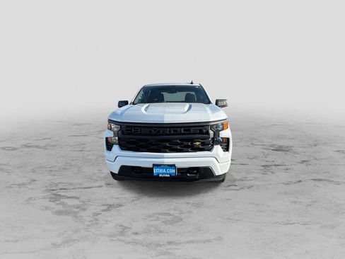 Used 2022 Chevrolet Silverado 1500 Custom image 3